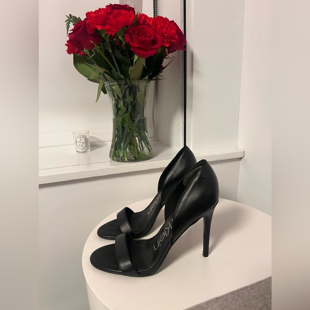 Calvin Klein spring-summer shoes. Super comfortable.